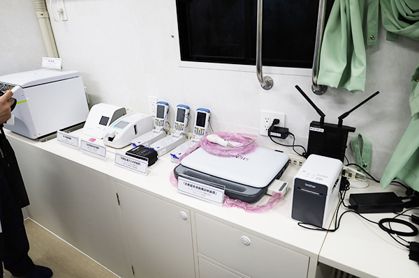 血液ガス分析装置などの検体検査機器