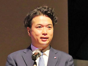 阿部吉倫 氏（共同代表取締役）