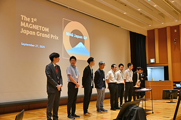 登壇した8名のファイナリスト