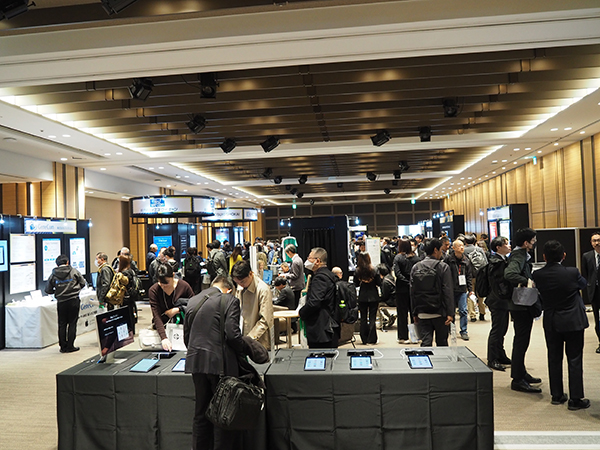 パートナー企業がClaris製品と連携するソリューションやパッケージ製品などを展示