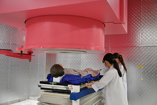 江戸川病院で稼働するCICSのBNCTシステム