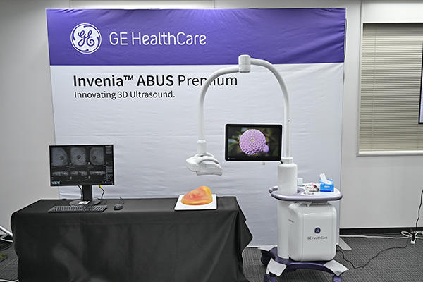 新開発のプローブや人工知能（AI）技術を用いたアプリケーションを採用した自動乳房用超音波画像診断装置Invenia ABUS Premium