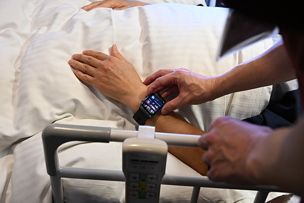 病室でのスマートウォッチによる血圧測定