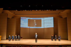 現地開催の最後を飾る合同表彰式・合同閉会式