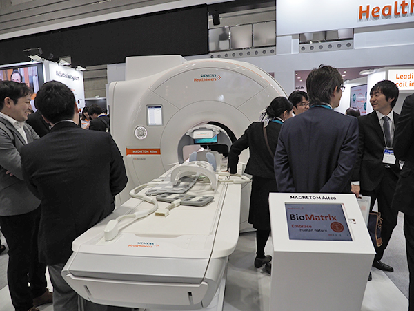 “BioMatrix Technology”搭載の1.5T MRI「MAGNETOM Altea」 “BioMatrix Technology”搭載の1.5T MRI「MAGNETOM Altea」